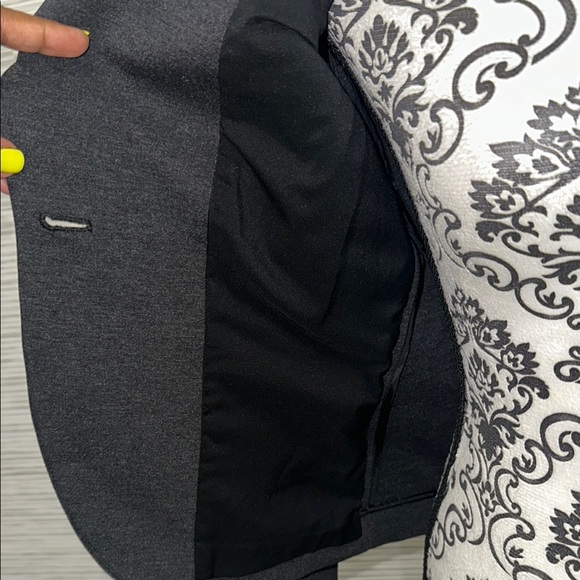 Yansi Fugel Gray Blazer Tailored Suit Jacket Sz. 6‎ - Picture 6 of 10